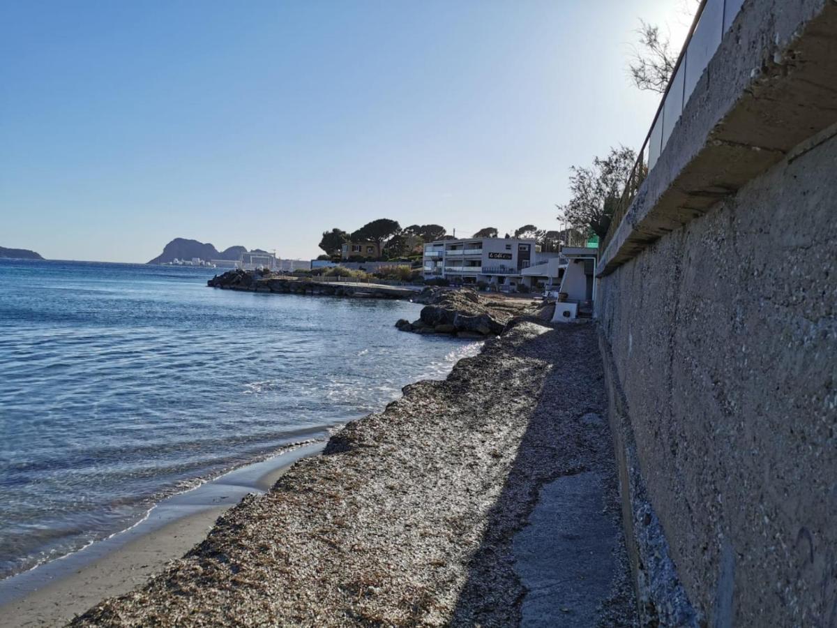 Les pieds dans l'eau Plage Saint-Jean La Ciotat Extérieur photo